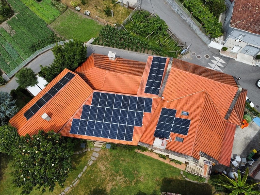 Ahorre en sus facturas con la energía solar fotovoltaica